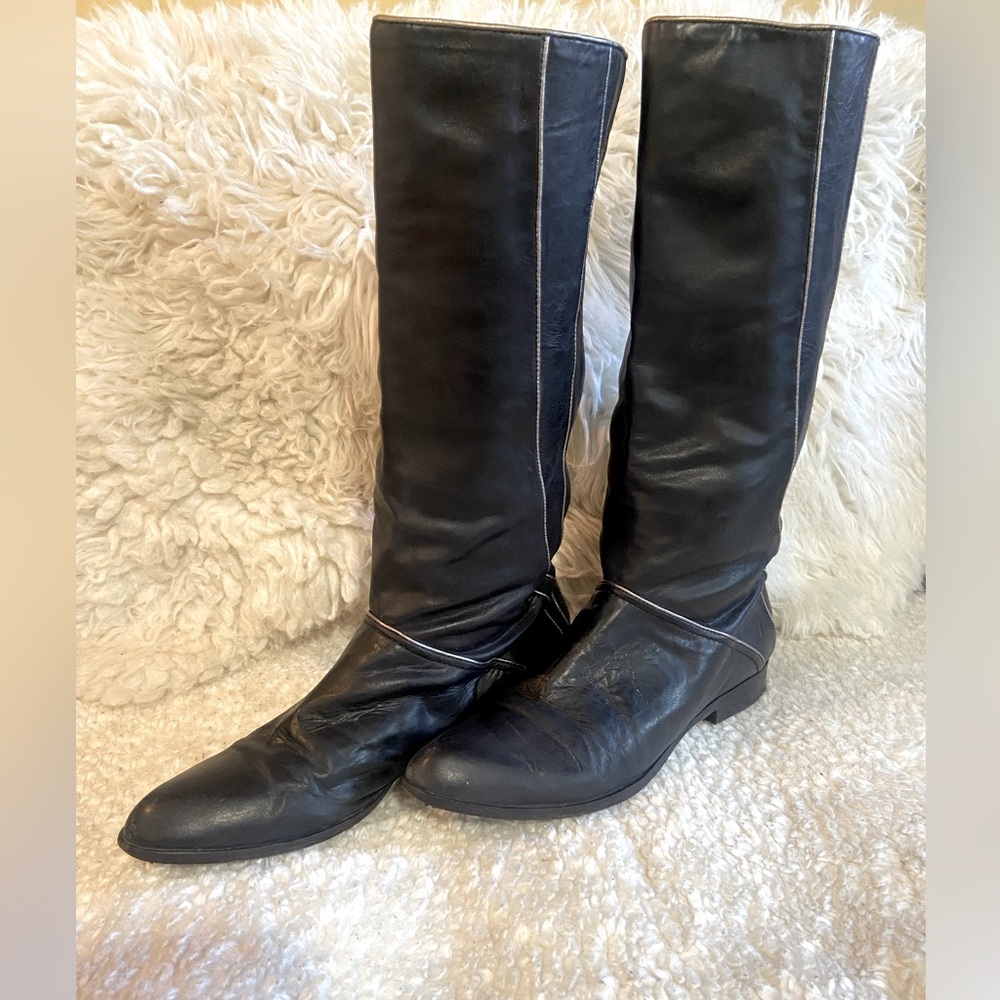 W 9.5 Black FRYE Cindy Piping Boot